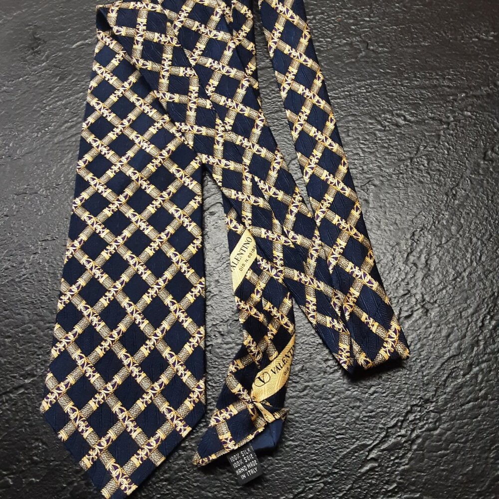 Vintage Valentino Cravatte 100% Silk Tie Geometric Pattern Handmade in Italy